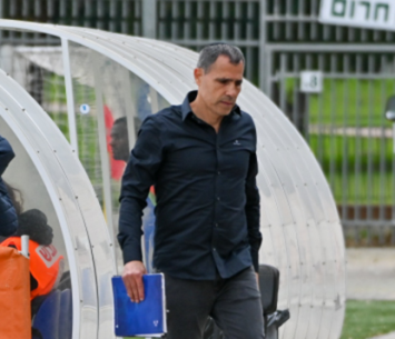 יוסי חכים סיכם לעונה נוספת בהפועל אזור