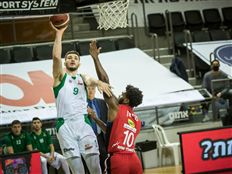 הדרבי של חיפה, רבע 2: מכבי - הפועל 25:27