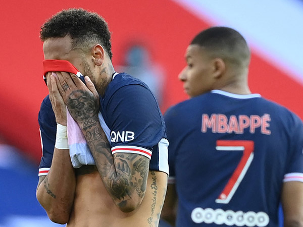 אמבפה וניימאר בבעיה (GETTY)