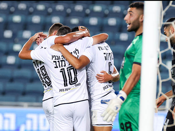 שחקני חדרה. חגגו בטדי (דני מרון