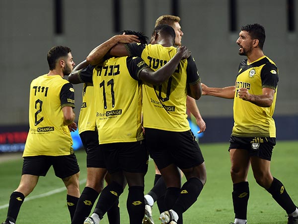 שחקני נתניה. פתחו עונה (ברני ארדוב)