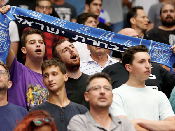 האוהדים קיבלו את מבוקשם (צילום: אלן שיבר)