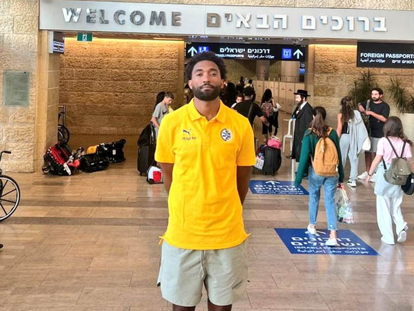 כבר לובש צהוב. היליארד (מתוך הטוויטר של מכבי ת"א)