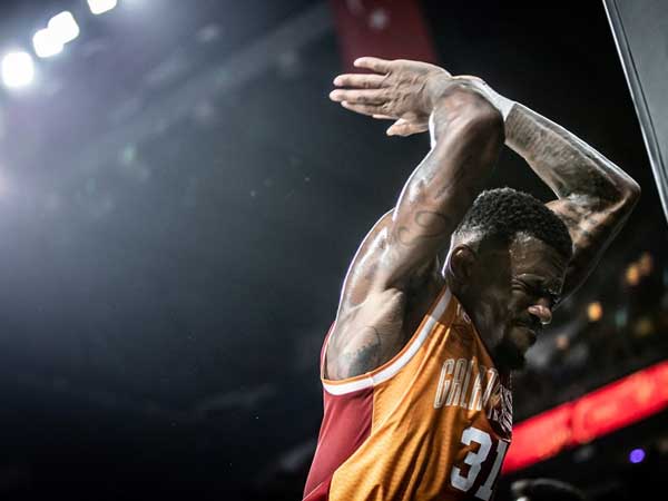 לוהט. אניס (FIBA)