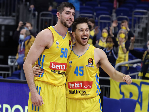 מפגש פיקנטי מול בלאט וזוסמן (Getty)