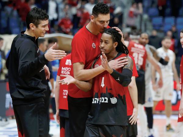 משחק ענק שלו. ספידי סמית' (אלן שיבר)