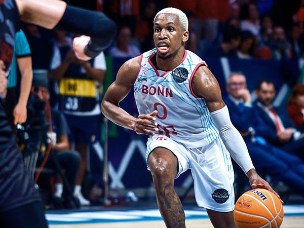 שולט בעניינים. שורטס (FIBA)