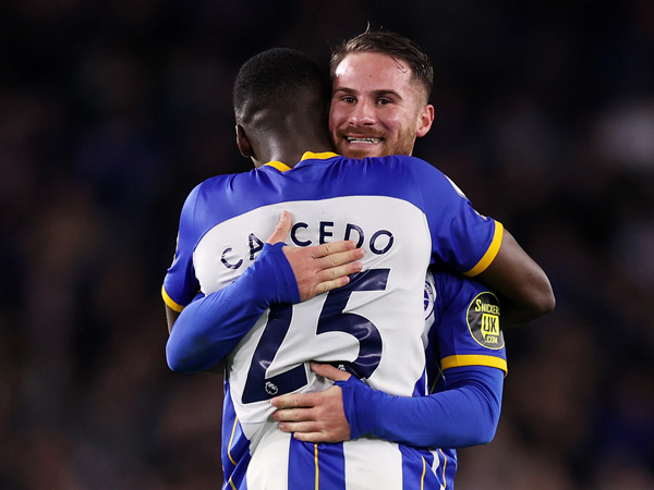 קאייסדו ומקלאיסטר. בקרוב יתאחדו בקישור של קלופ (Tim Nwachukwu/Getty Images for Premier League)