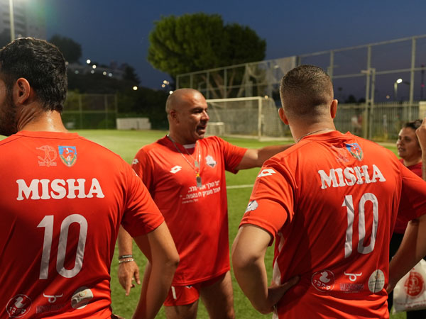 פיני בלילי במשחק ההוקרה (אושר כהן)
