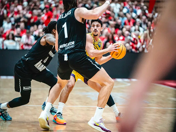הפועל חולון הסתבכה (FIBA)