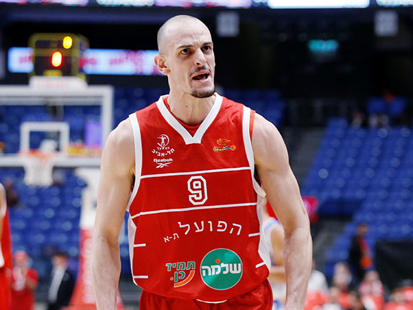 אבל הוא היה מעל כולם. גיא פלטין (אלן שיבר)