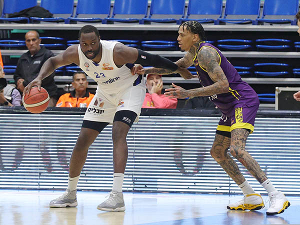אונואקו. “עובד קשה“ (אלן שיבר)