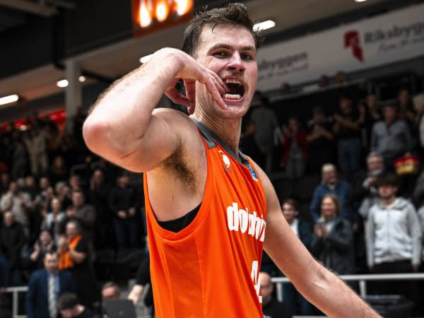 (FIBA)