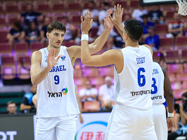 הנבחרת תעפיל לרבע? (אלן שיבר)