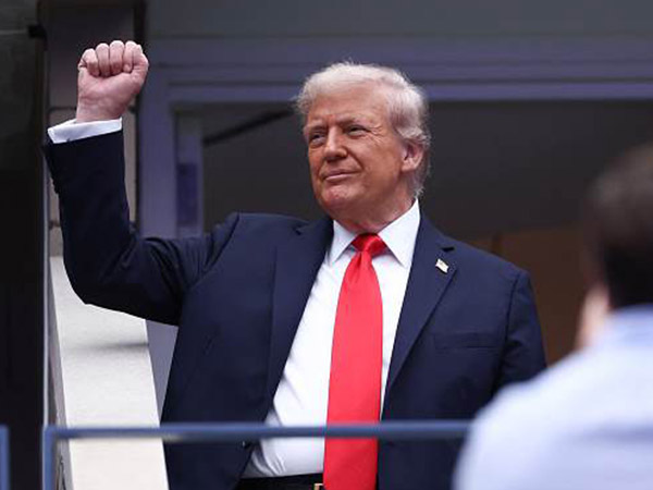 הנשיא הגיע (Photo by CHARLY TRIBALLEAU/AFP via Getty Images)