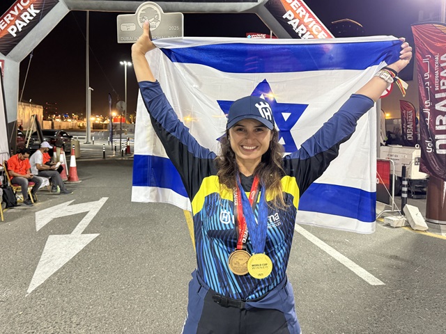 קוטפת את פירות ההשקעה והמאמץ - רק 5 שנים ברכיבת שטח וכבר אלופת עולם