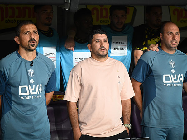 אלמוג כהן. יודע איך זה להיות קשר אחורי (אלן שיבר)