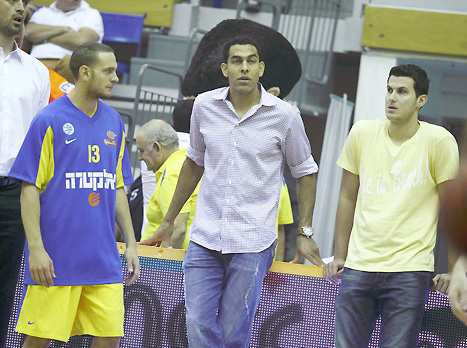 שני אקסים והמתקאמבק (אלן שיבר)