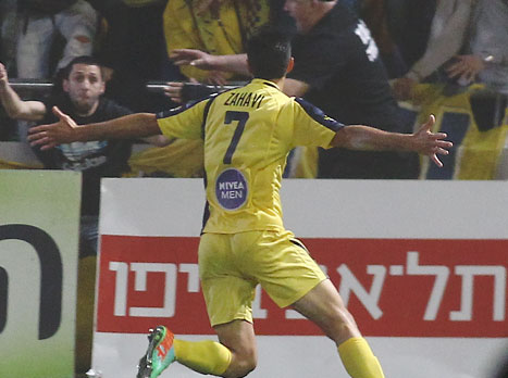 מכבי על הגב שלו (אלן שיבר)