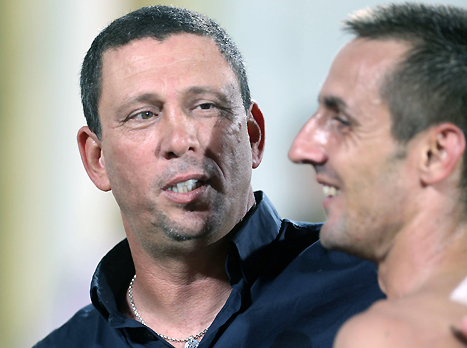 יש סיבה לחייך. קלינגר ודוידוב