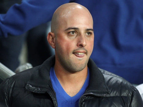 החלטות מוזרות. יטב לוזון (אלן שיבר)