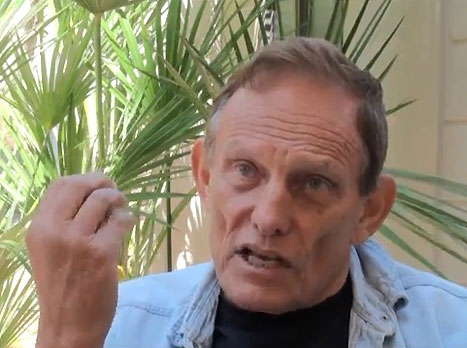 נמאס לו לשתוק. צפו בזלינגר יורה לכל הכיוונים