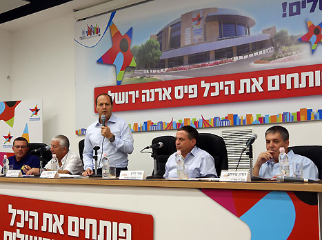 ראש העיר מבסוט (צילום: ששון תירם)