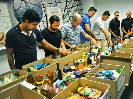 היריבות הספורטיבית נשארת על המגרש. (צילום: ליאור גלפרין)
