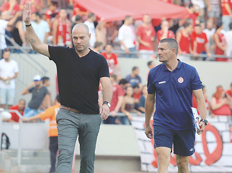 דומב. הניעור הצליח (אלן שיבר)