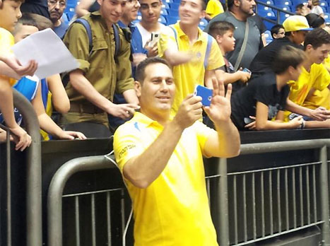 שלא ימצא את עצמו לבדו, פתאום, בלי תמיכת ההנהלה