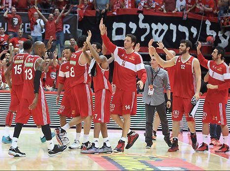 הר הגעש האדום התפרץ שנית (אלן שיבר)