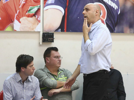 רק זילברשטיין לא מצא שום דבר מצחיק במשחק (אלן שיבר)