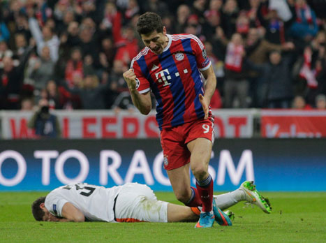 לבנדובסקי המשיך בחגיגה (getty)