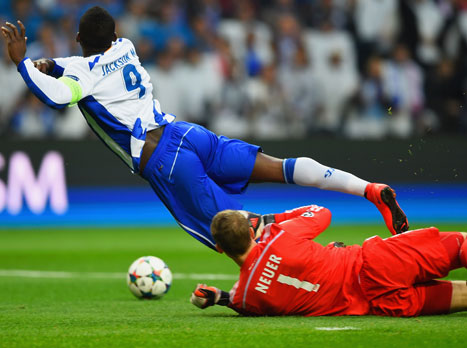 נוייר מכשיל את מרטינס (Getty)