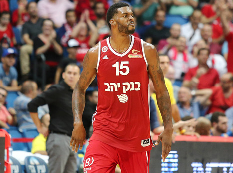 דונטה סמית'. 'וי' ראשון, אבל זה לא הלך קל (אלן שיבר)