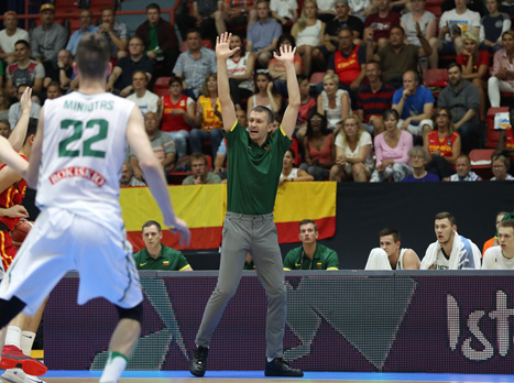 המאמן הליטאי חסר אונים (FIBA)