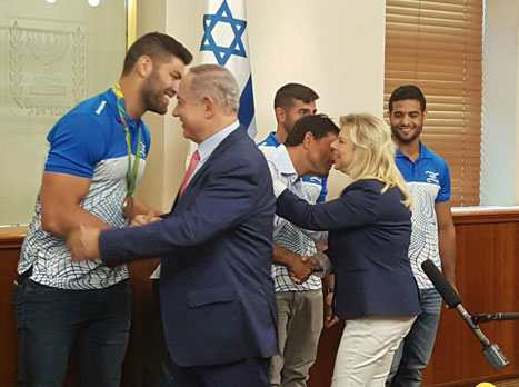 מגיע להם