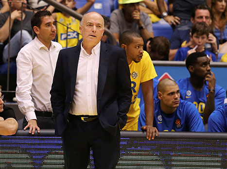 לא השתלט על חדר ההלבשה. אדלשטיין (אלן שיבר)