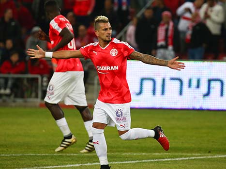 יש פנדלים שב"ש כן כובשת (צילום: דני מרון)