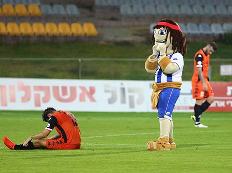 אין יותר נמוך מזה. בני יהודה במקום האחרון (לירון מולדובן)