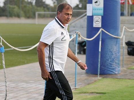 אלישע לוי. "מקווה שלאלישע תהיה סיבה לסמס לי" (אלן שיבר)