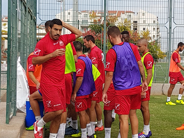 שחקני רעננה. מקווים שקרוסלת המאמנים הסתיימה