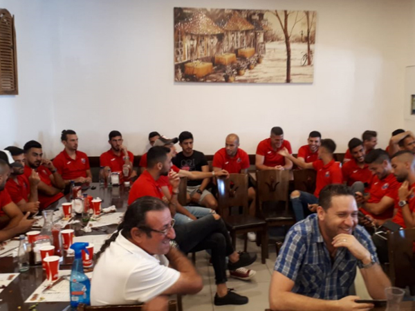 שחקני הפועל חיפה בארוחה המשותפת