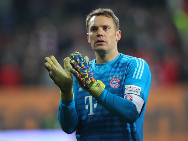 נוייר. ינסה לעצור את התקפת ליברפול (Alexander Hassenstein/Bongarts/Getty Images)