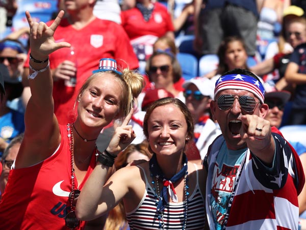 הקהל האמריקני בטירוף (GETTY)