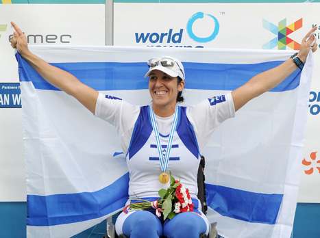 אי אפשר שלא להידבק באופטימיות שלה (דטלב סייב)