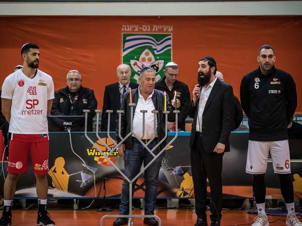 אווירת חג בלב המושבה (מנהלת הליגה)