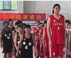 "יאו מינג הבאה": בת ה-14 שמשגעת את סין