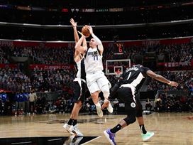 42 נק' לדונצ'יץ', דאלאס ב-2:3 על הקליפרס