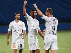 בני יהודה יכולה לחייך מצידה (צילום: אודי ציטיאט)